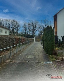 Weitblick Familienfreundliches Reihenhaus mit viel Platz auf drei Etagen